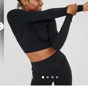 Aerie Offline Seamless Black long sleeve crop top Small